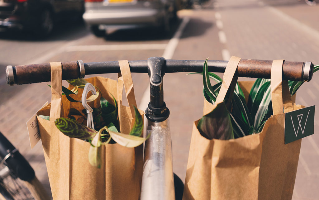 MARKETPLACE © Guus Baggermans Unsplash