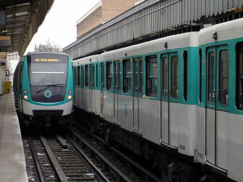 Metro_de_Paris_-_Ligne_2_-_Jaures_05