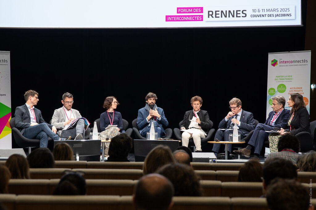 Table ronde la scène du Forum des interconnectés à Rennes.